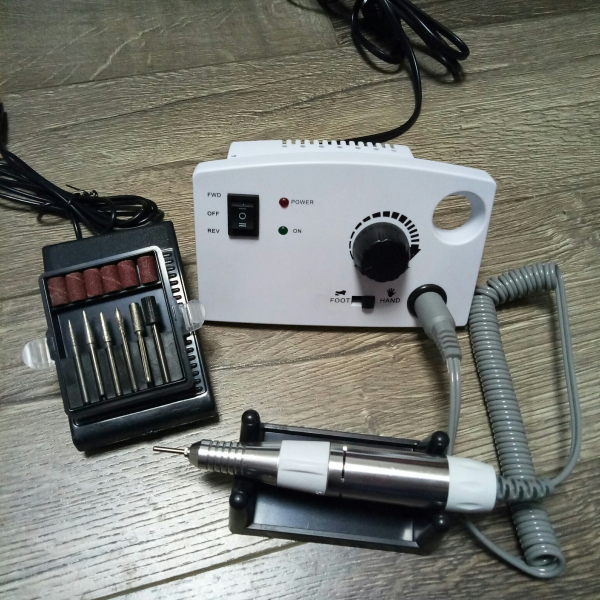 Аппарат для маникюра и педикюра DM-997 (белый), 35000 об/мин